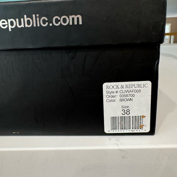 Rock & Republic high heeled pumps. Size 7 - Picture 14 of 14